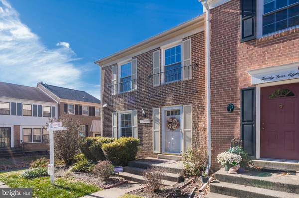 2482 WINDBREAK DR, Alexandria, VA 22306