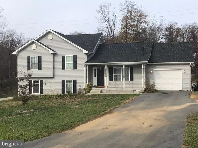 165 PARAGON DR, Bunker Hill, WV 25413