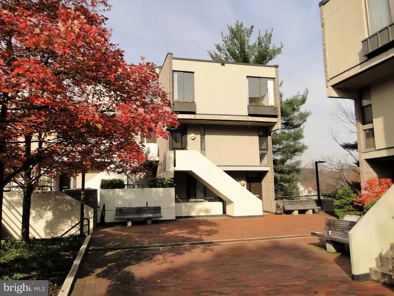 2202 DEERFERN CRESNT #2202, Baltimore, MD 21209