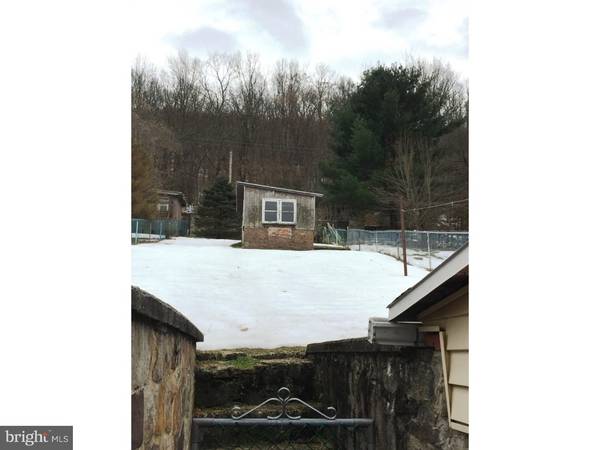 Nesquehoning, PA 18240,113 E RAILROAD ST