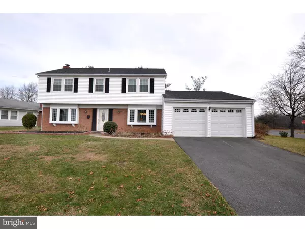 5 TRIANGLE LN, Willingboro, NJ 08046