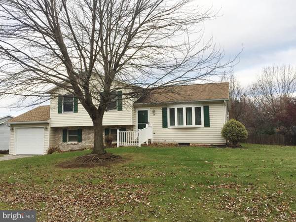 Hanover, PA 17331,10 GARDENIA DR