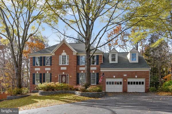 8106 GLENHURST DR, Fairfax Station, VA 22039