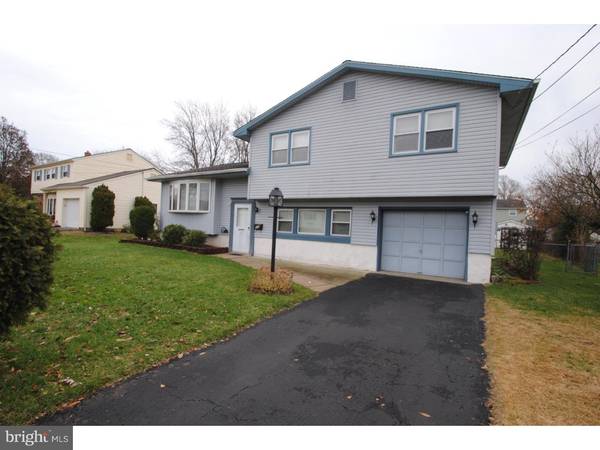 319 N ARTHUR DR, Edgewater Park, NJ 08010