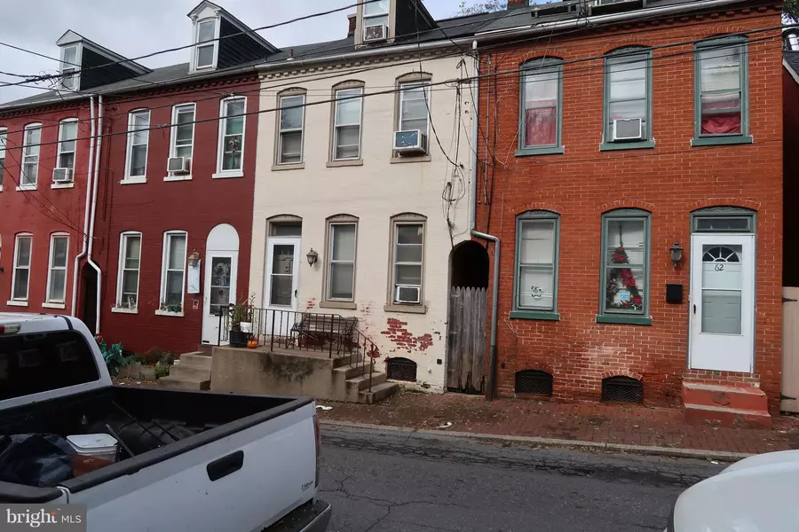 64 HOWARD AVE, Lancaster, PA 17602