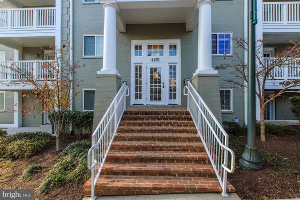 Arlington, VA 22204,4161 S FOUR MILE RUN DR #303