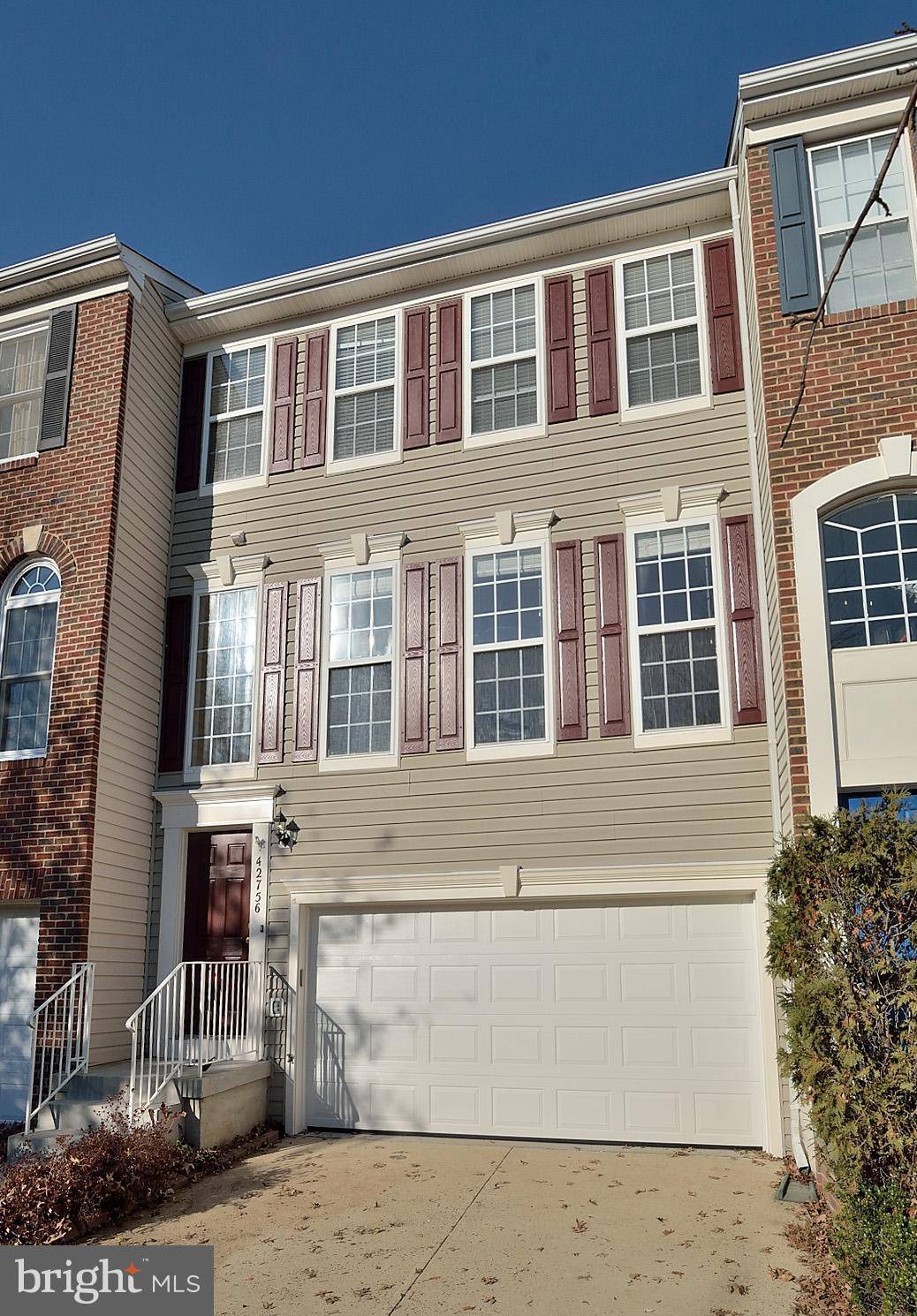 42756 SHALER ST, Chantilly, VA 20152