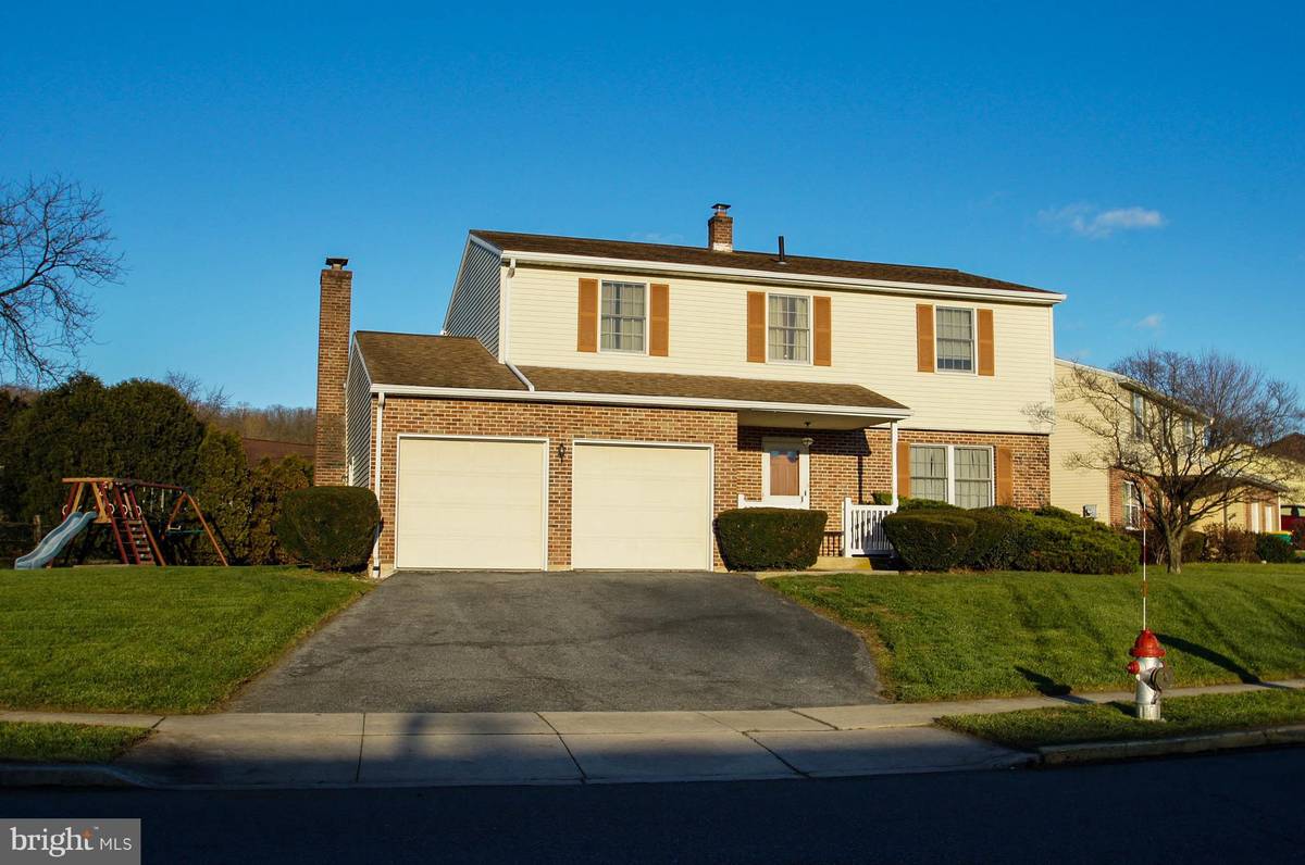 Sinking Spring, PA 19608,902 BLUE GATE LN