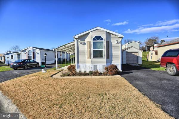 57 RIDGEWOOD MNR, Manheim, PA 17545