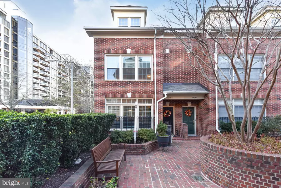 1501-F N COLONIAL TER, Arlington, VA 22209