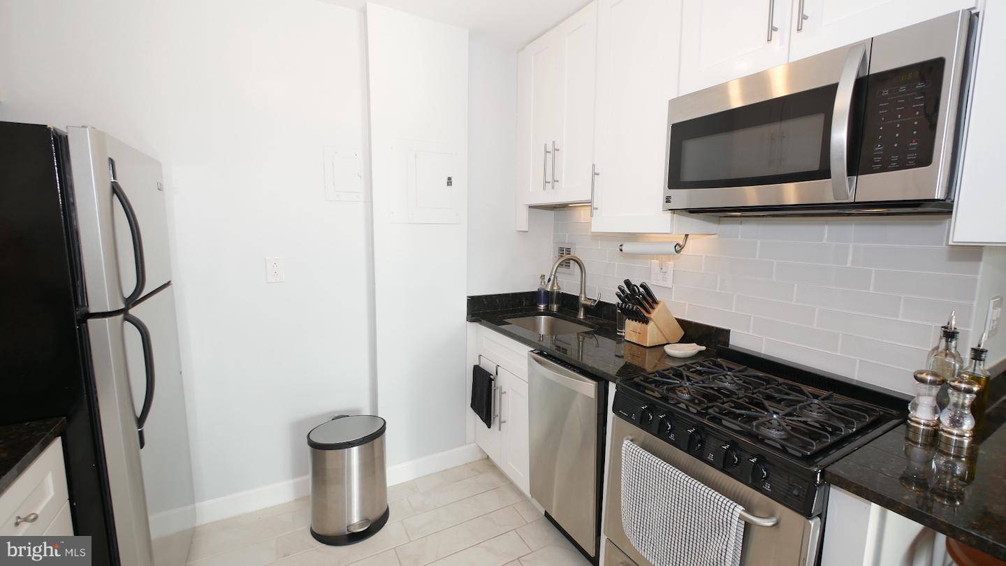 Arlington, VA 22209,1021 ARLINGTON BLVD #942
