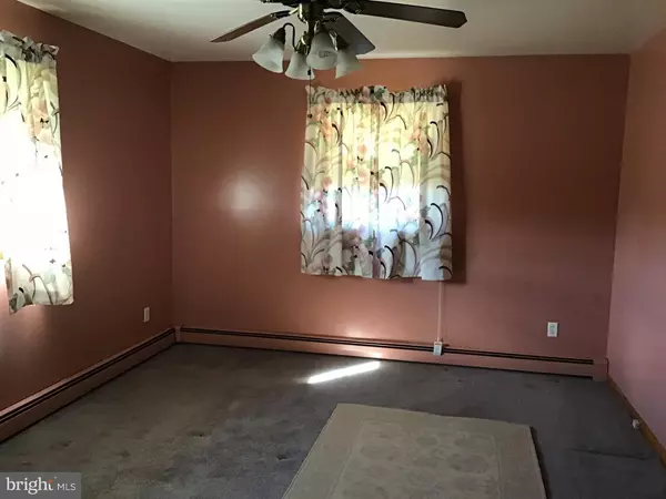 Gibbstown, NJ 08027,357 MEMORIAL AVE