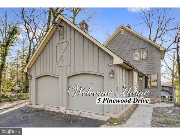 5 PINEWOOD DR, Neptune, NJ 07753