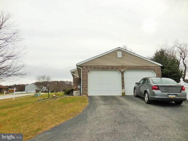 York, PA 17406,2864 GLEN HOLLOW DR