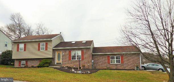 2864 GLEN HOLLOW DR, York, PA 17406