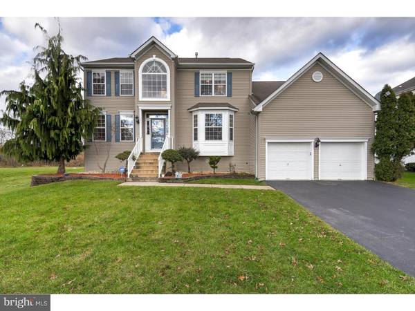 32 MOORSGATE CIR, East Windsor, NJ 08520