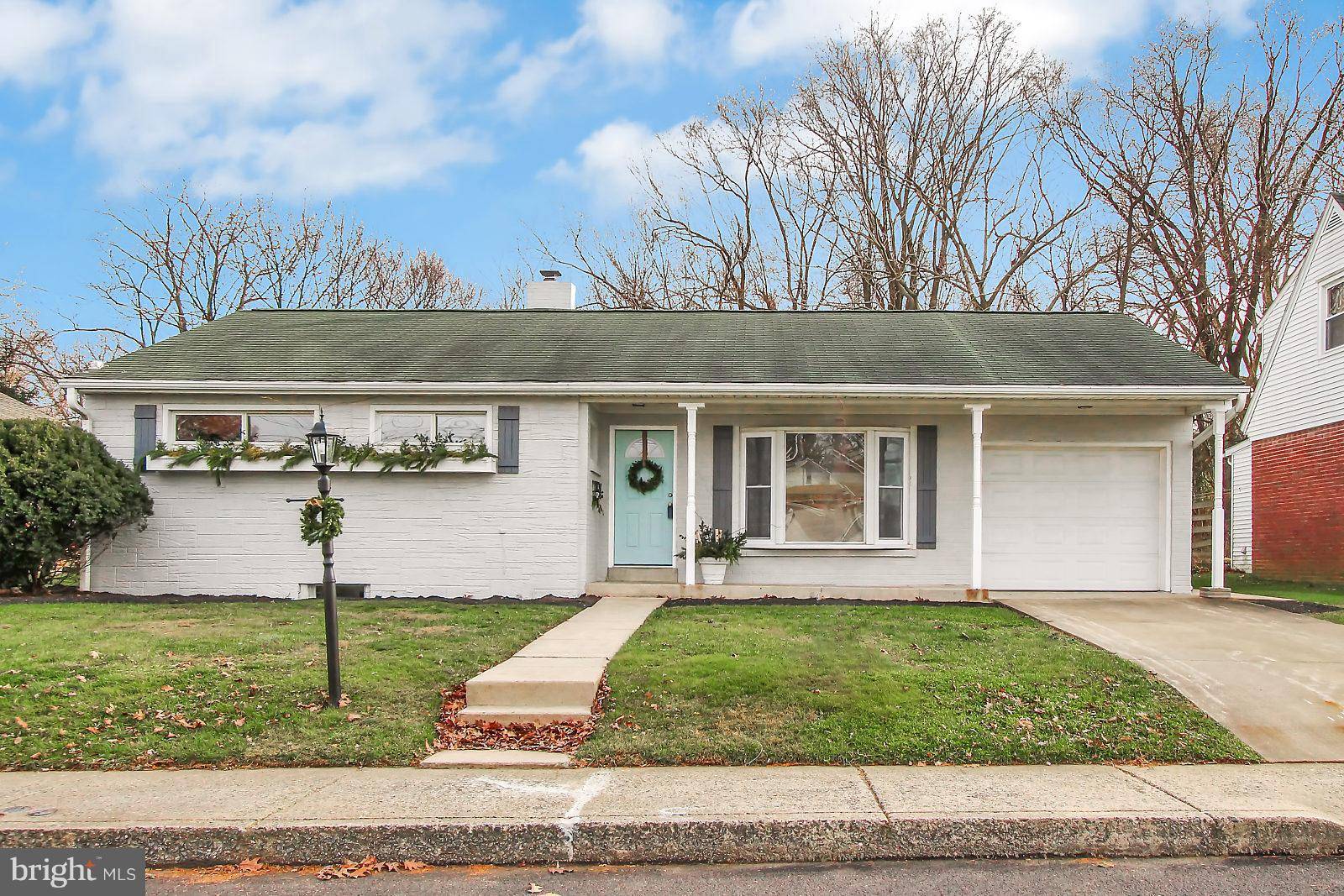 868 POINTVIEW AVE, Ephrata, PA 17522