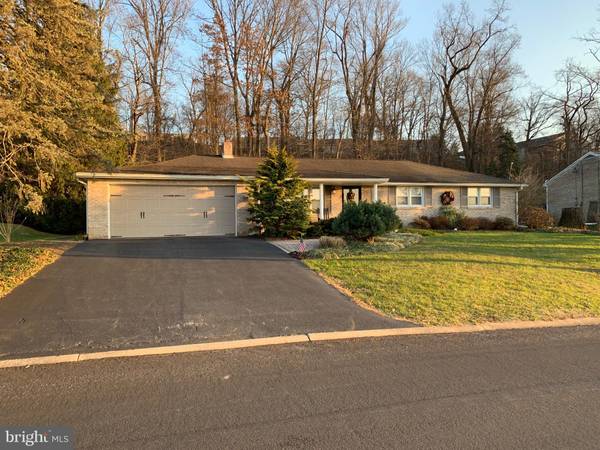 540 SKYVIEW DR, York, PA 17406