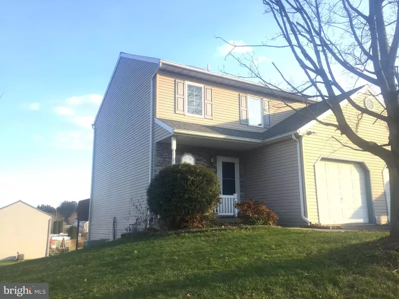 213 PARKLAWN CT, Lancaster, PA 17601