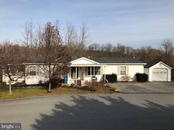 208 ROBIN DR, Red Lion, PA 17356