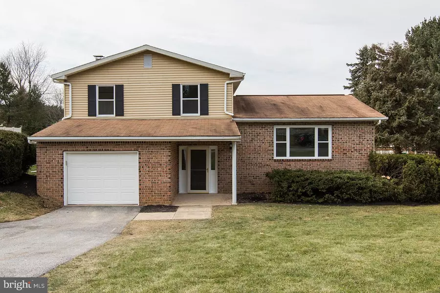 33 WHITCRAFT LN, Shrewsbury, PA 17361