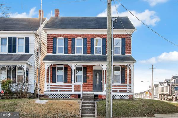 825 YORK ST, Hanover, PA 17331