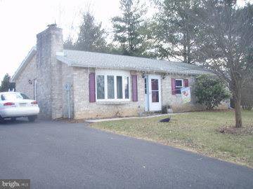 6 AUTUMN DR, Gettysburg, PA 17325