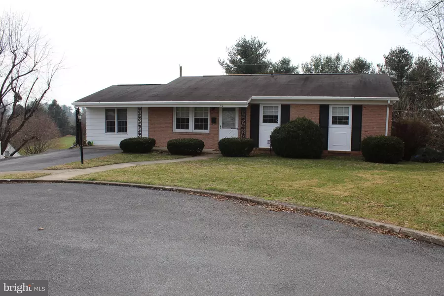 50 RESERVOIR AVE, Waynesboro, PA 17268