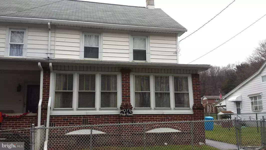 17 HIGH RD, Pottsville, PA 17901