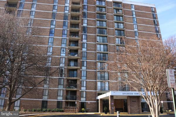 2300 PIMMIT DR #216, Falls Church, VA 22043