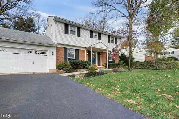 Yardley, PA 19067,6 SUNSET LN