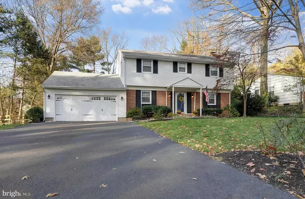 Yardley, PA 19067,6 SUNSET LN