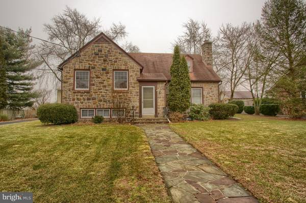 19 WATER ST, Oley, PA 19547