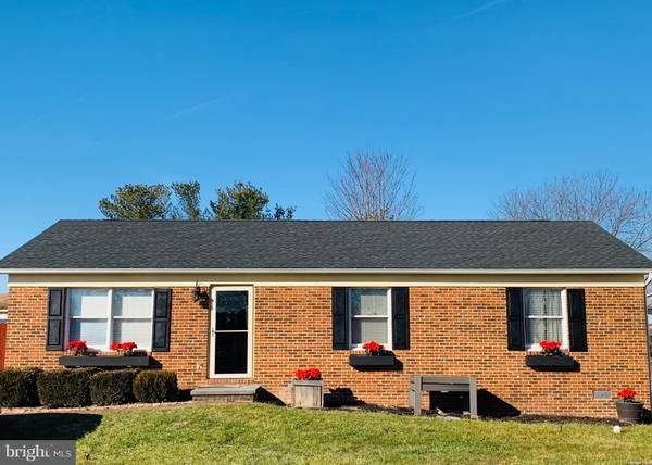 313 HACKBERRY DR, Stephens City, VA 22655