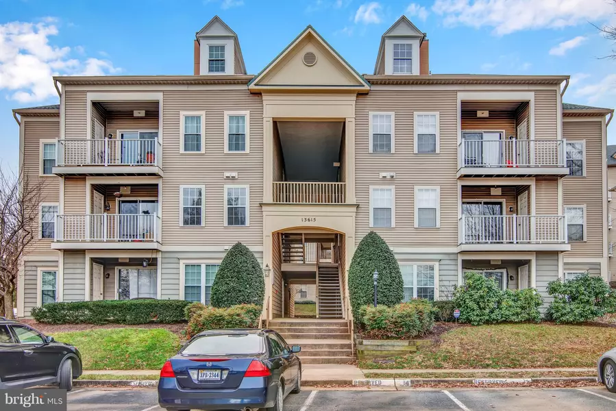 13615 GARFIELD PL #303, Woodbridge, VA 22191