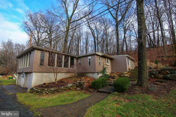 2061 WILLOW LN, Macungie, PA 18062