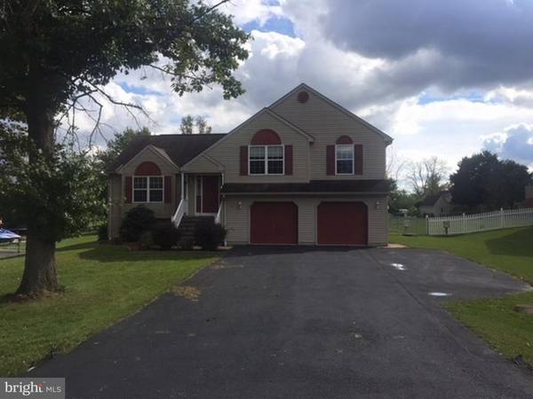 10 MCCANDLESS DR, East Berlin, PA 17316