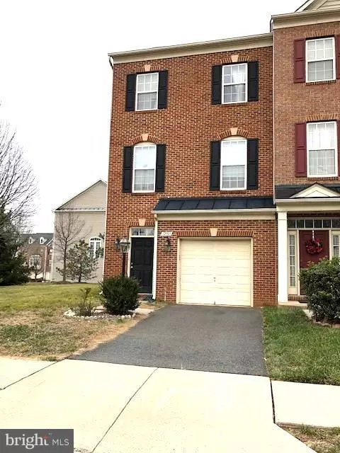 12703 HERON RIDGE DR, Fairfax, VA 22030