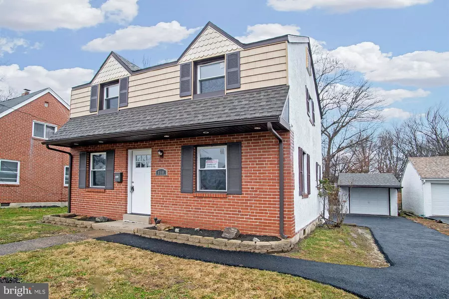 860 WYNDOM TER, Secane, PA 19018