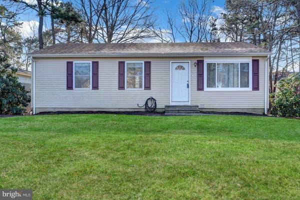 233 NEPTUNE DR, Manahawkin, NJ 08050