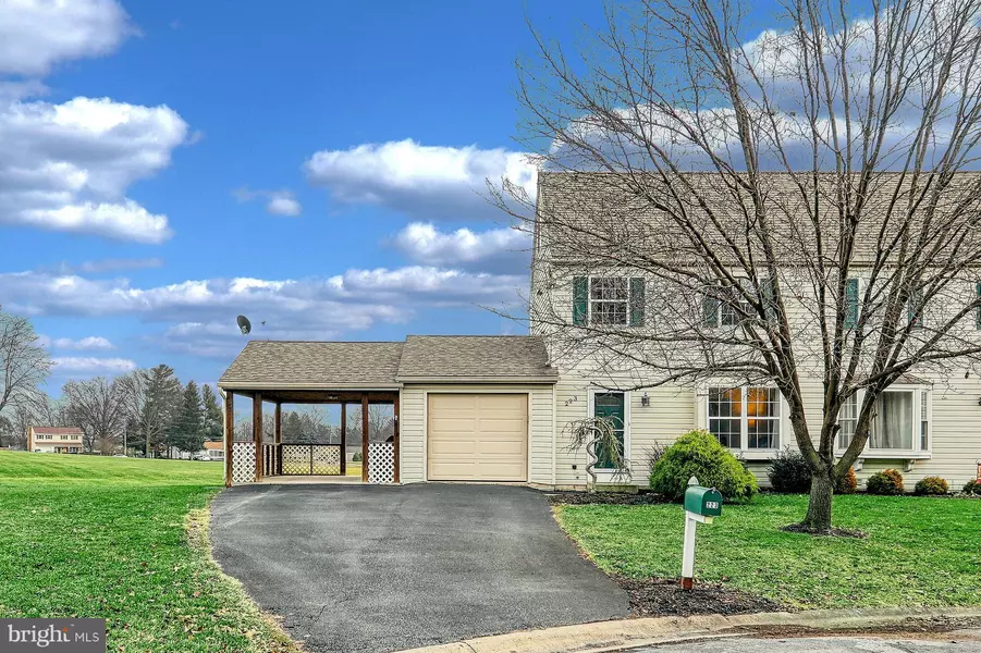 223 GRANDVIEW CIR, Mount Joy, PA 17552