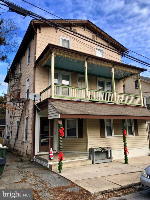 29 E MAIN ST, Brownstown, PA 17508