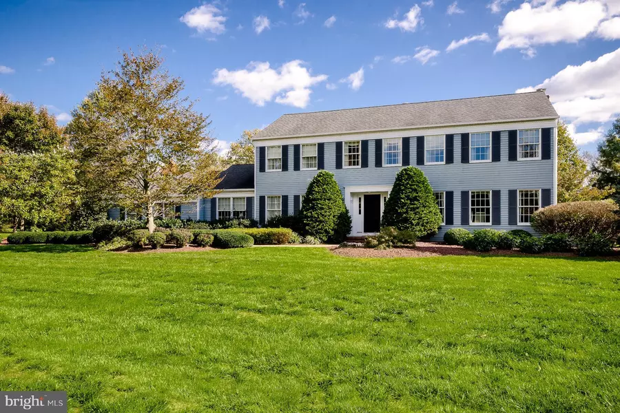9 HOWARD DR, West Windsor, NJ 08550