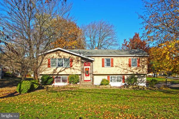 9 STONEHENGE DR, Phillipsburg, NJ 08865