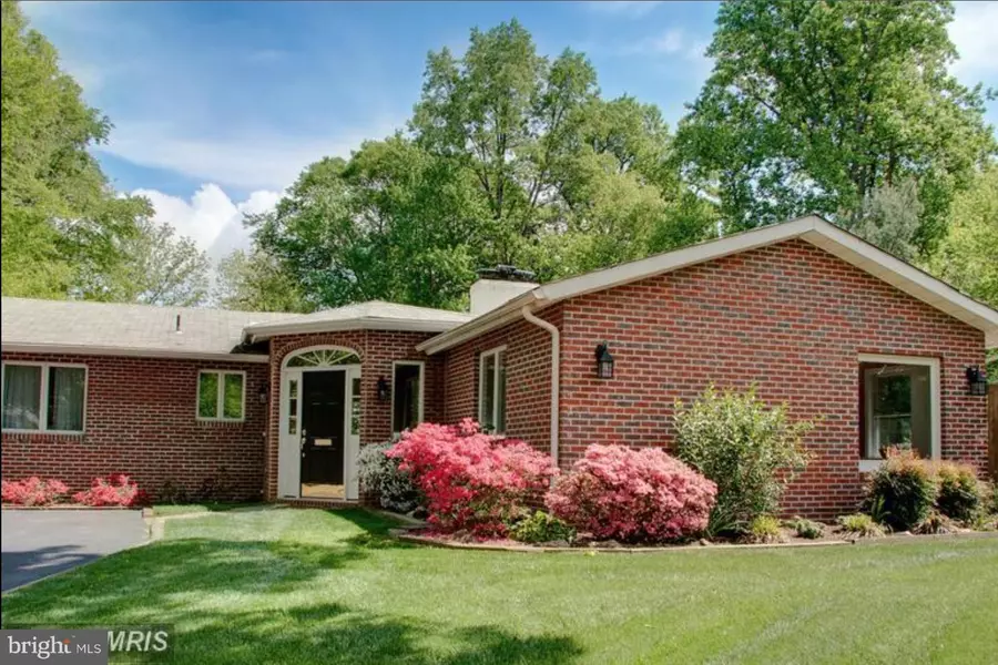 10002 SPRING LAKE TER, Fairfax, VA 22030