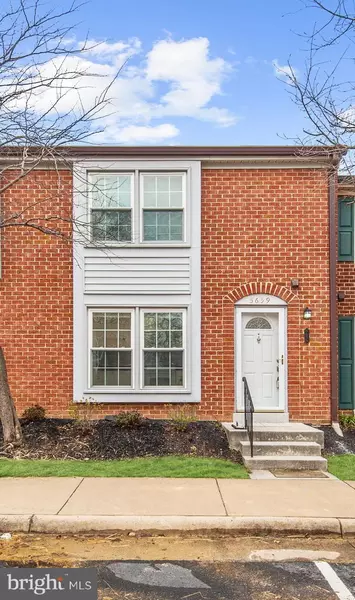 5659 INDEPENDENCE CIR, Alexandria, VA 22312