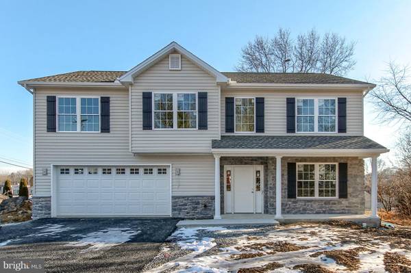 1 HOPE DR, Boiling Springs, PA 17007