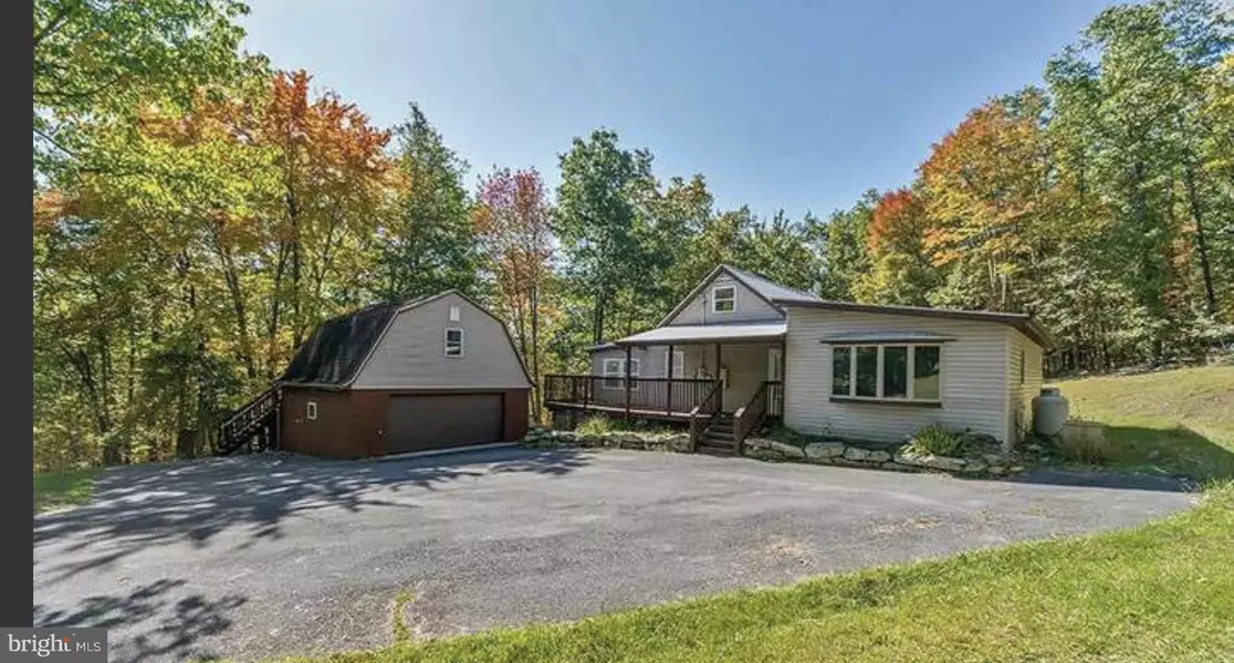 455 ROBERTS LN, Great Cacapon, WV 25422