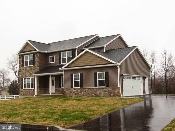 82 TREE LINE AVE, Fredericksburg, PA 17026