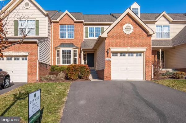 43580 DUNHILL CUP SQ, Ashburn, VA 20147